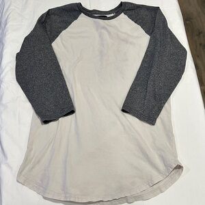 PacSun Gray and White Scallop Fit Shirt